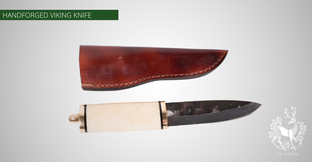 HANDGESMEED VIKING MES SCHEDE. MESSING POMMEL EN PLAAT
